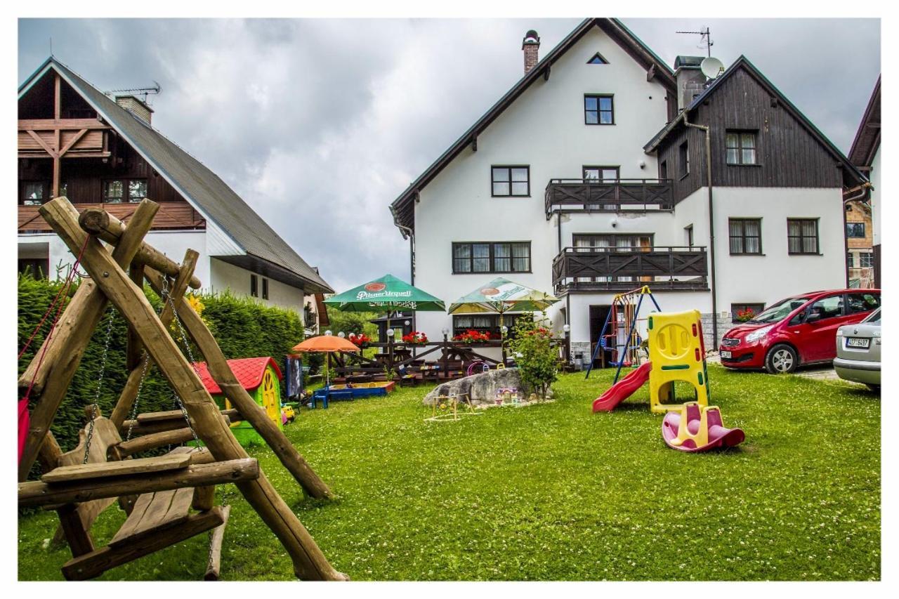 Hotel U Bernardýna Harrachov Exterior foto